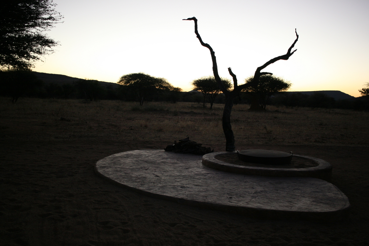 [470] 2016_06_22_01_27_15_Africa_Canon_EOS_30D_IMG_1741_00188.jpg