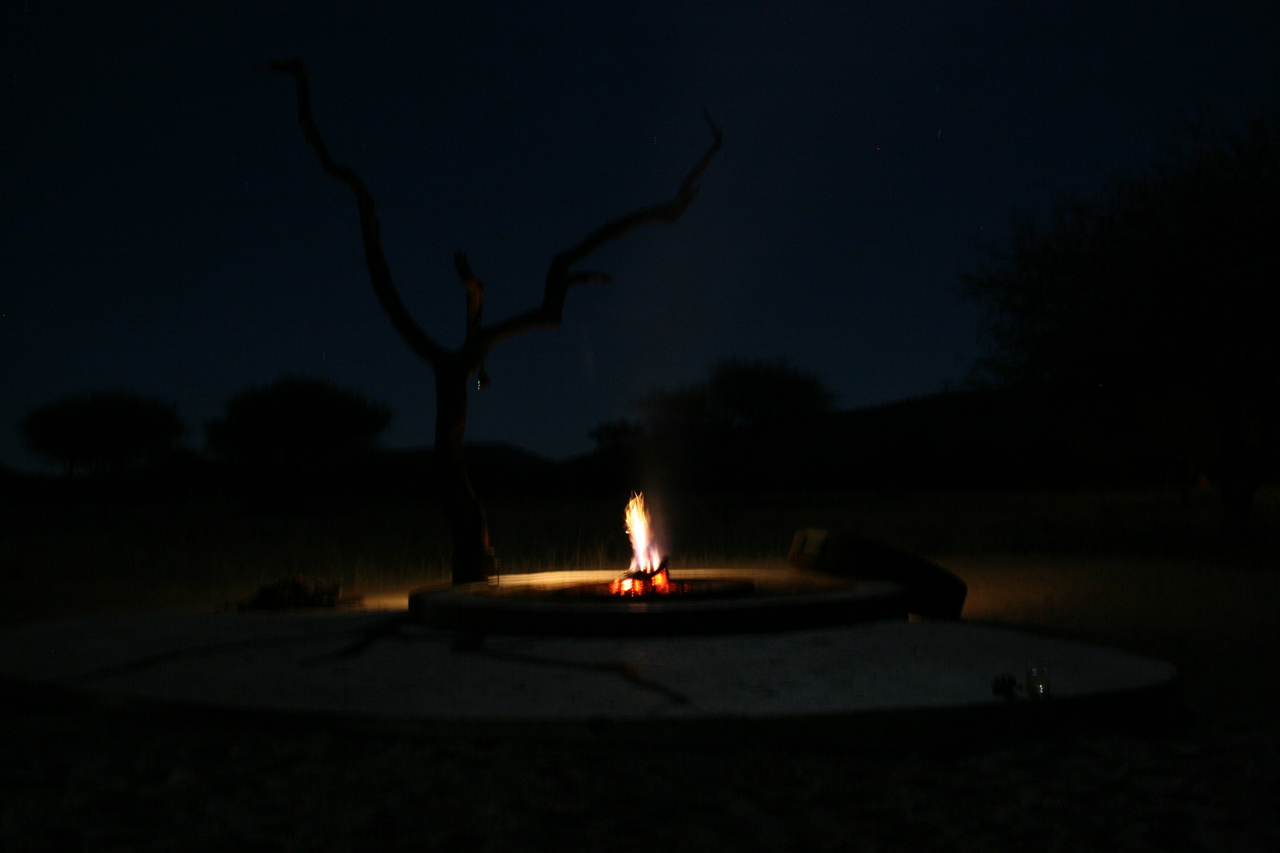 [3692] 2016_06_22_17_23_33_Africa_Canon_EOS_30D_IMG_1808_00073.jpg