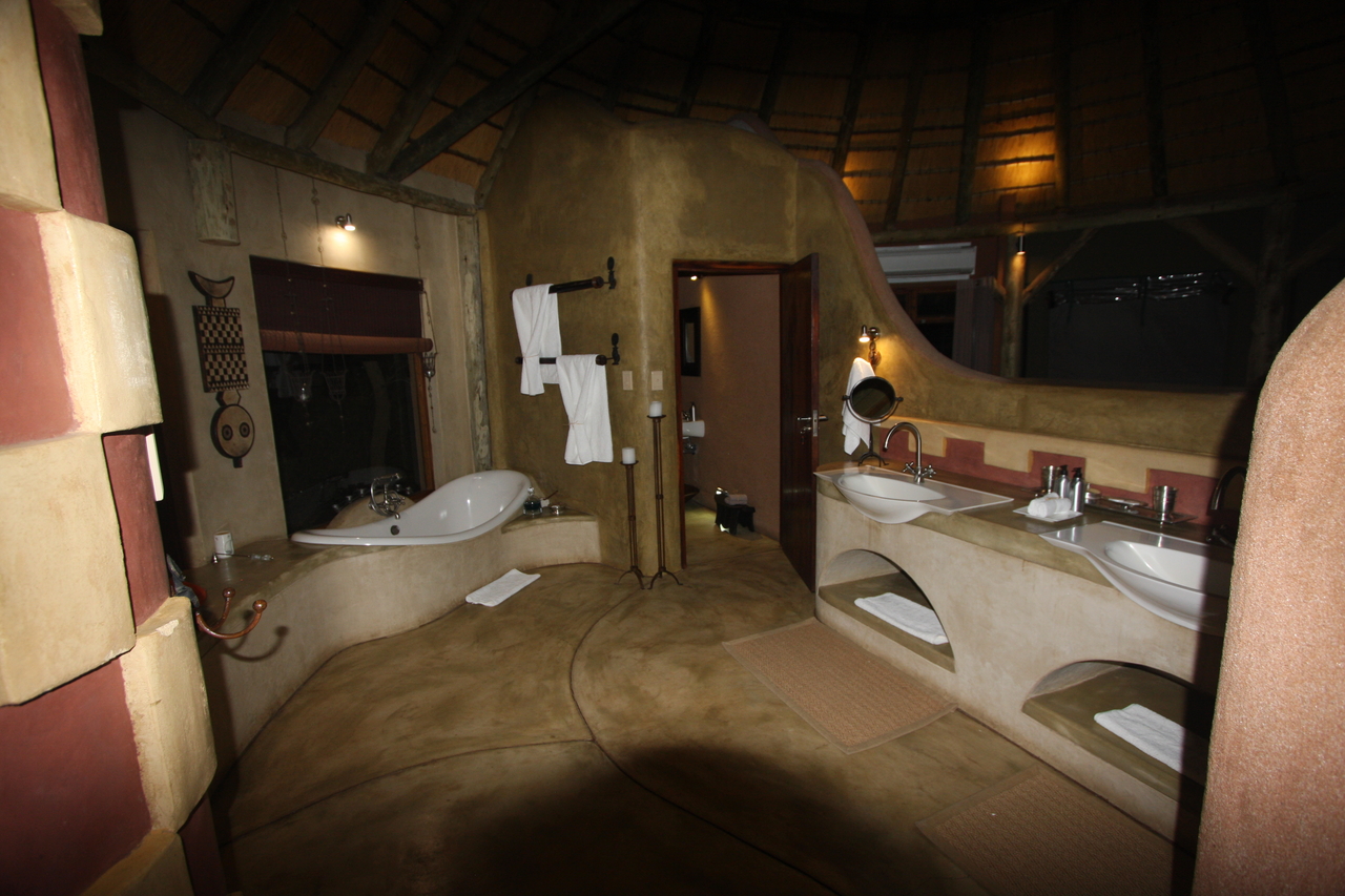 [300] 2016_06_21_14_33_28_Africa_Canon_EOS_40D_IMG__00016.jpg