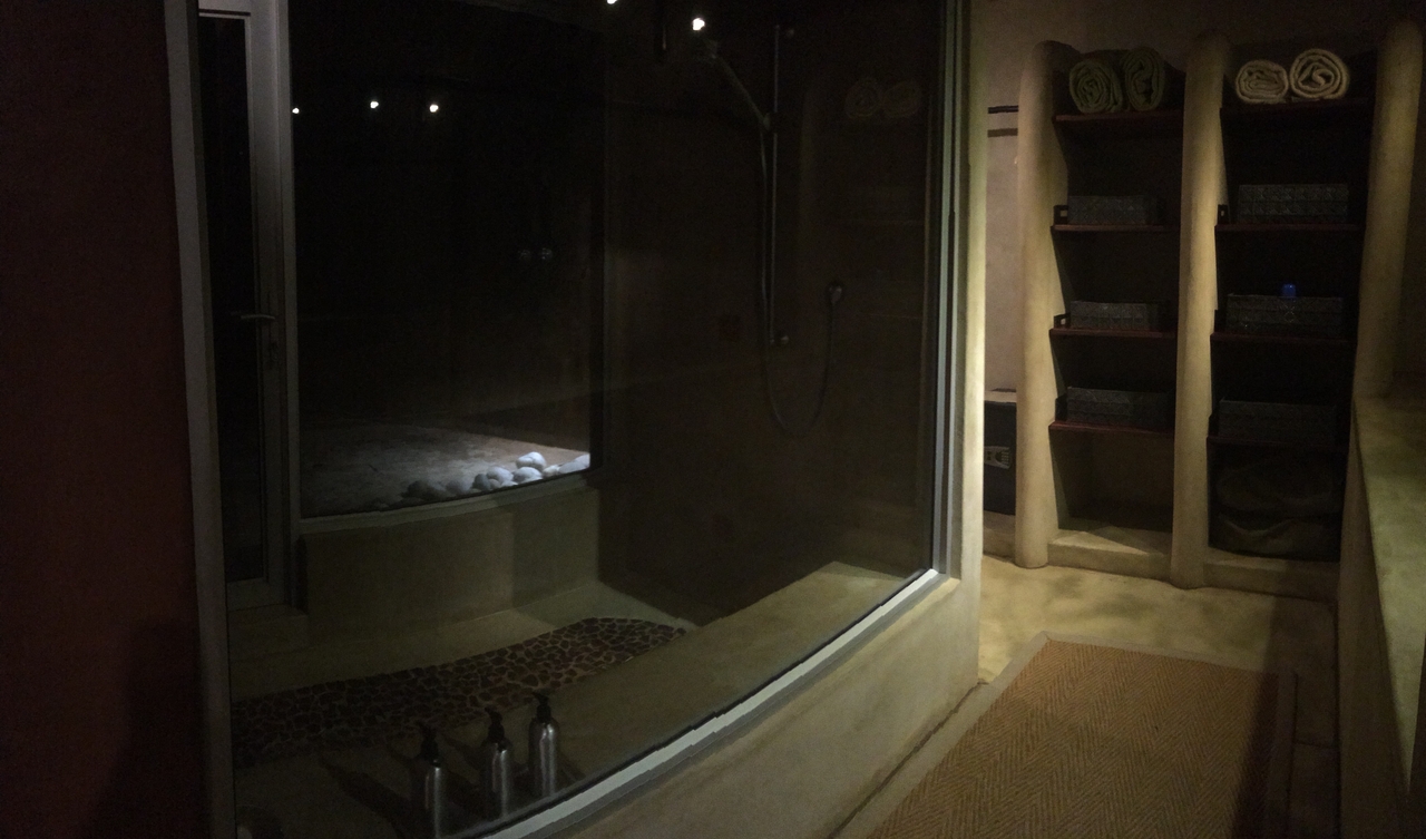 [252] 2016_06_21_13_47_12_Africa_iPhone_5s_IMG_8020_00106.jpg