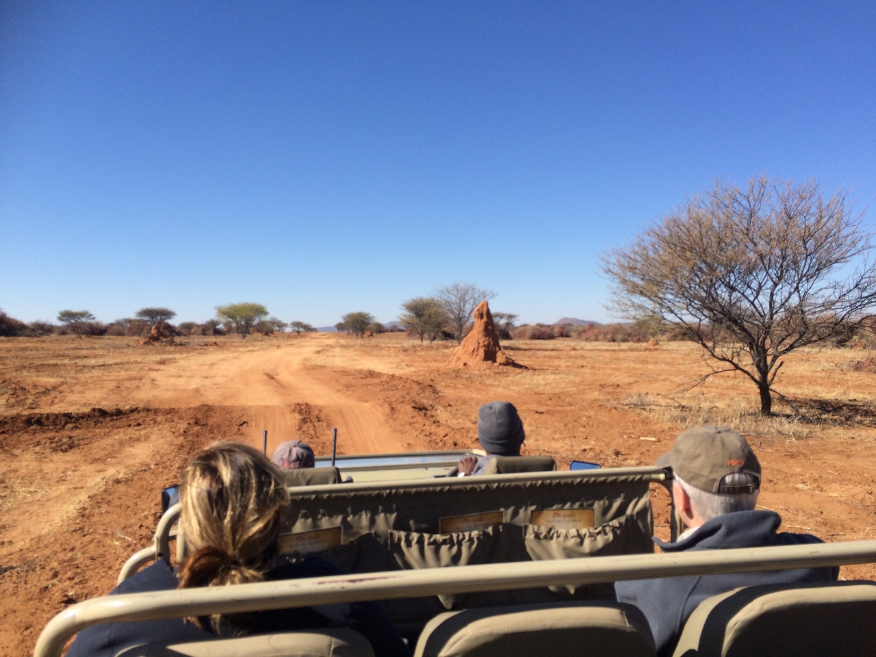 [5006] 2016_06_23_04_55_33_Africa_iPhone_5s_IMG__00291.jpg