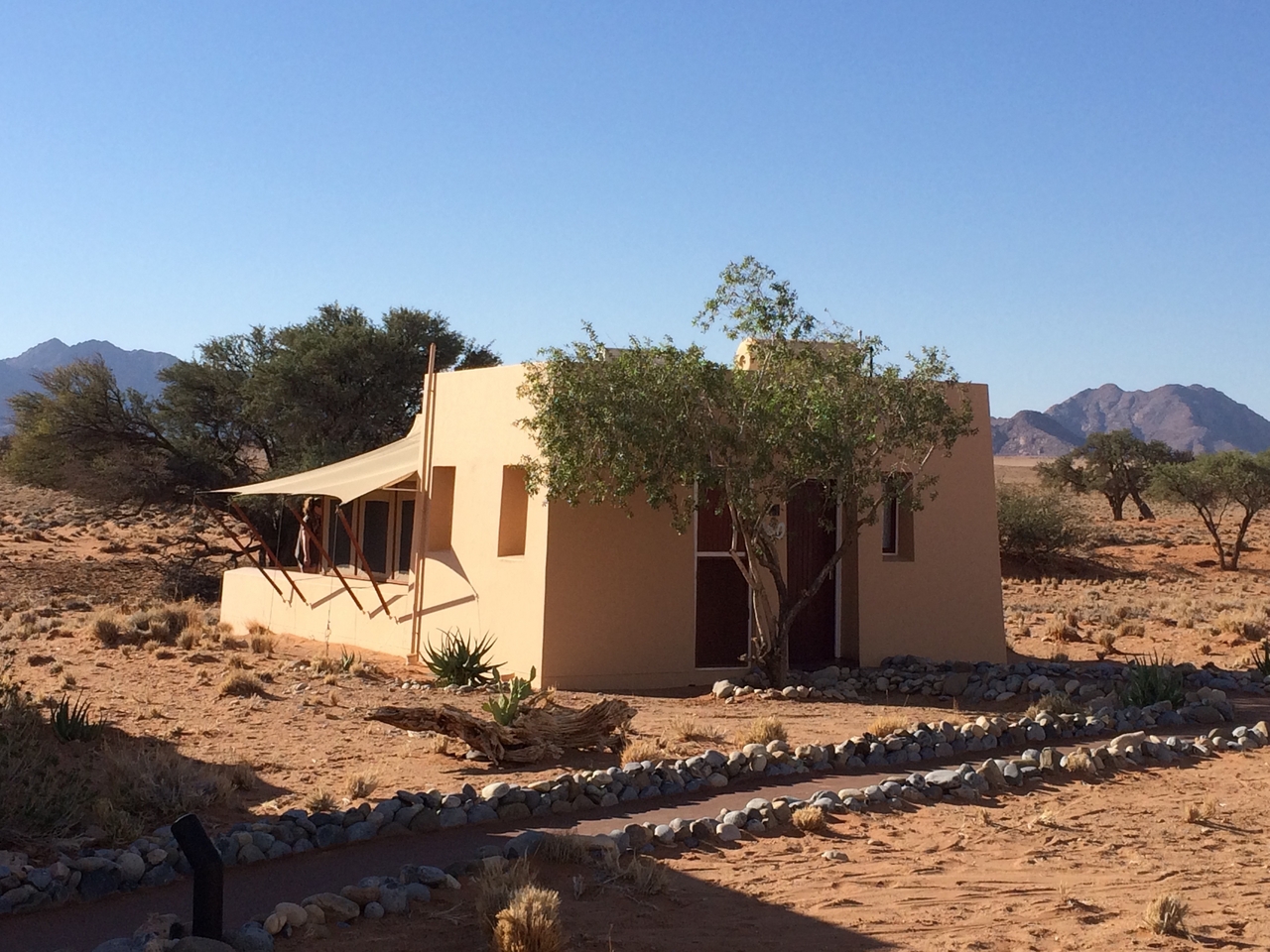 [13788] 2016_06_24_09_52_29_Africa_iPhone_5s_IMG_8287_06092.jpg