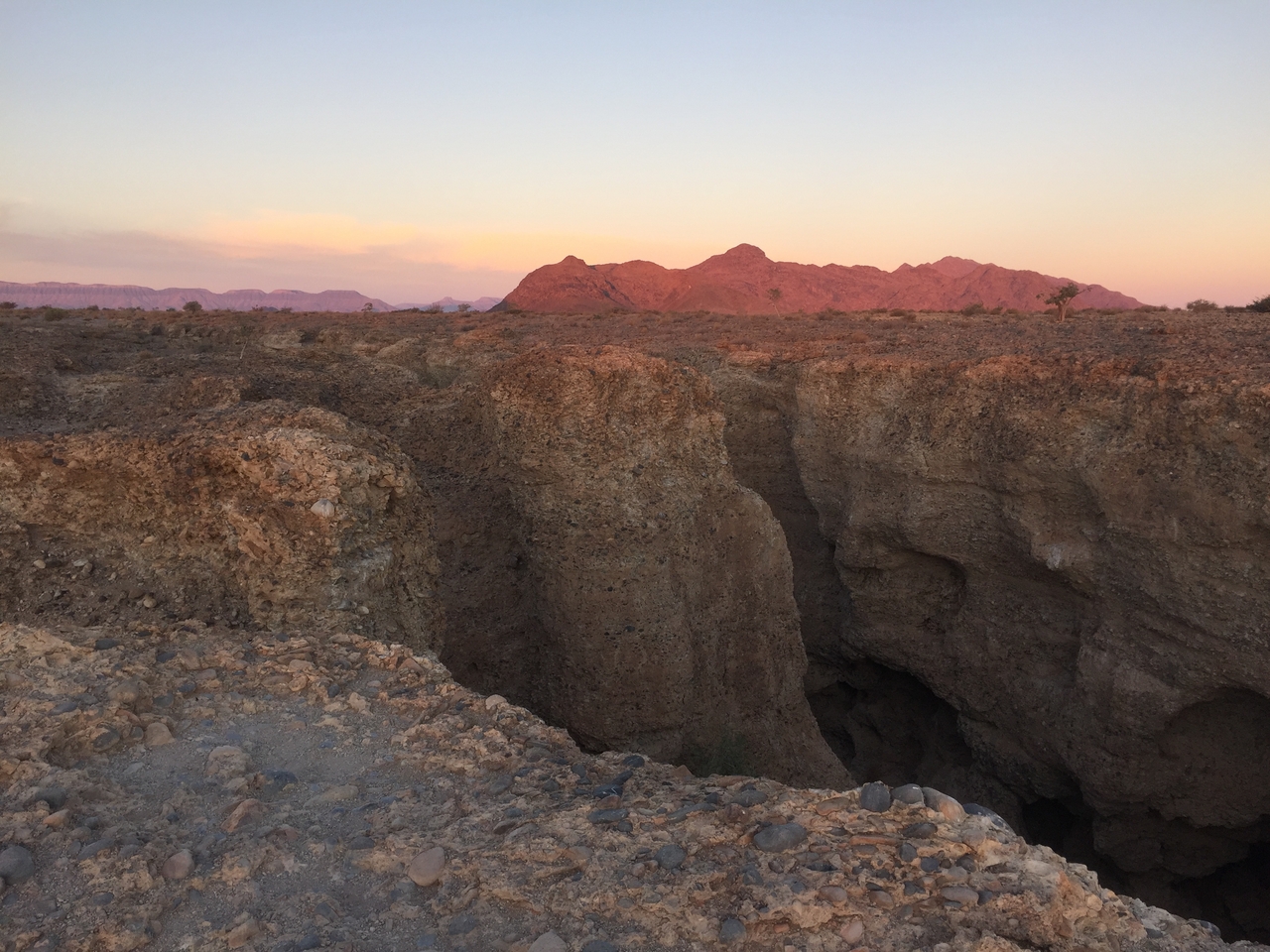 [14283] 2016_06_24_17_12_05_Africa_iPhone_6_IMG_8132_00705.jpg