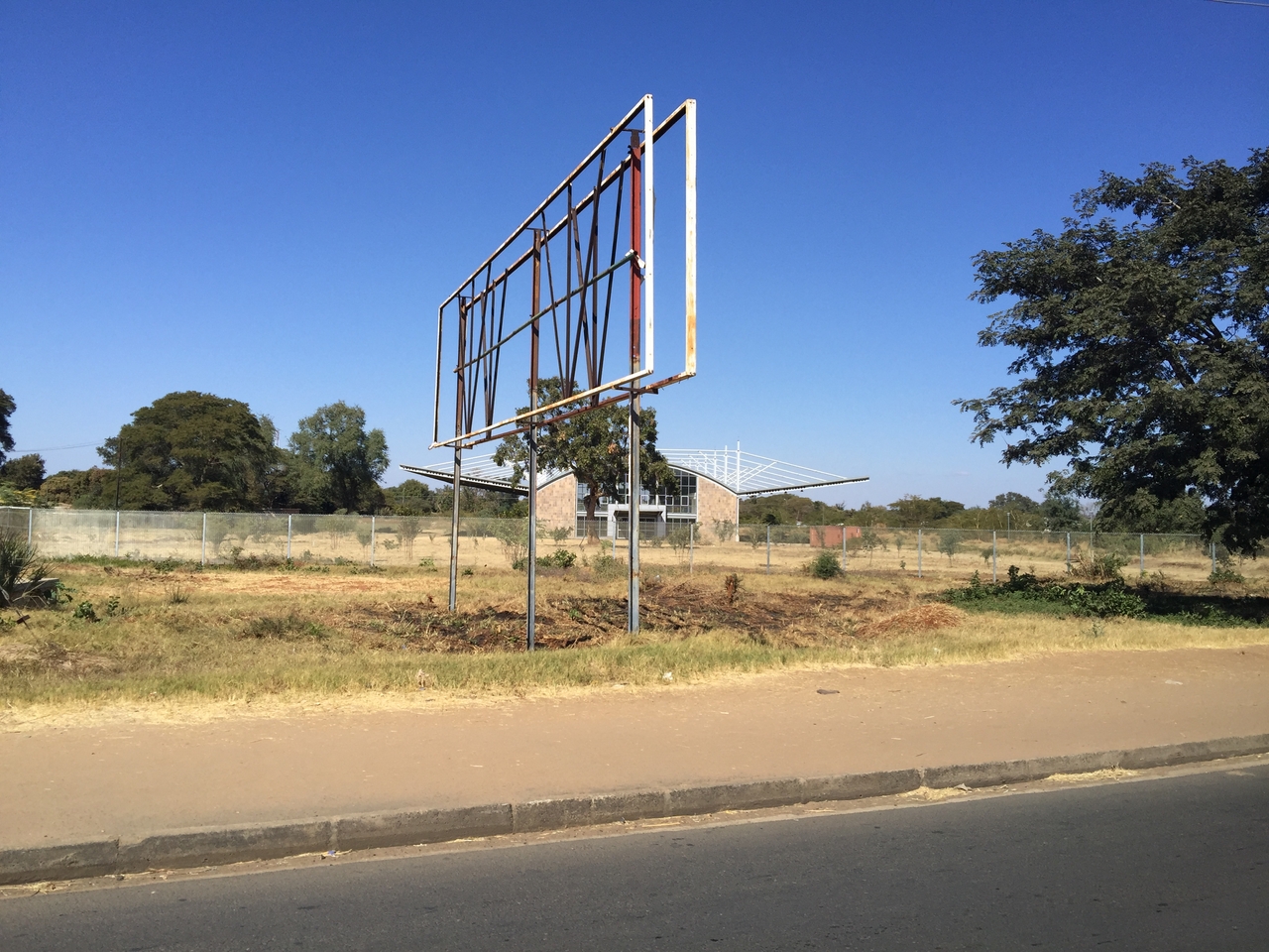 [34477] 2016_07_05_10_56_20_Africa_iPhone_6_Plus_IMG_5027_07437.jpg