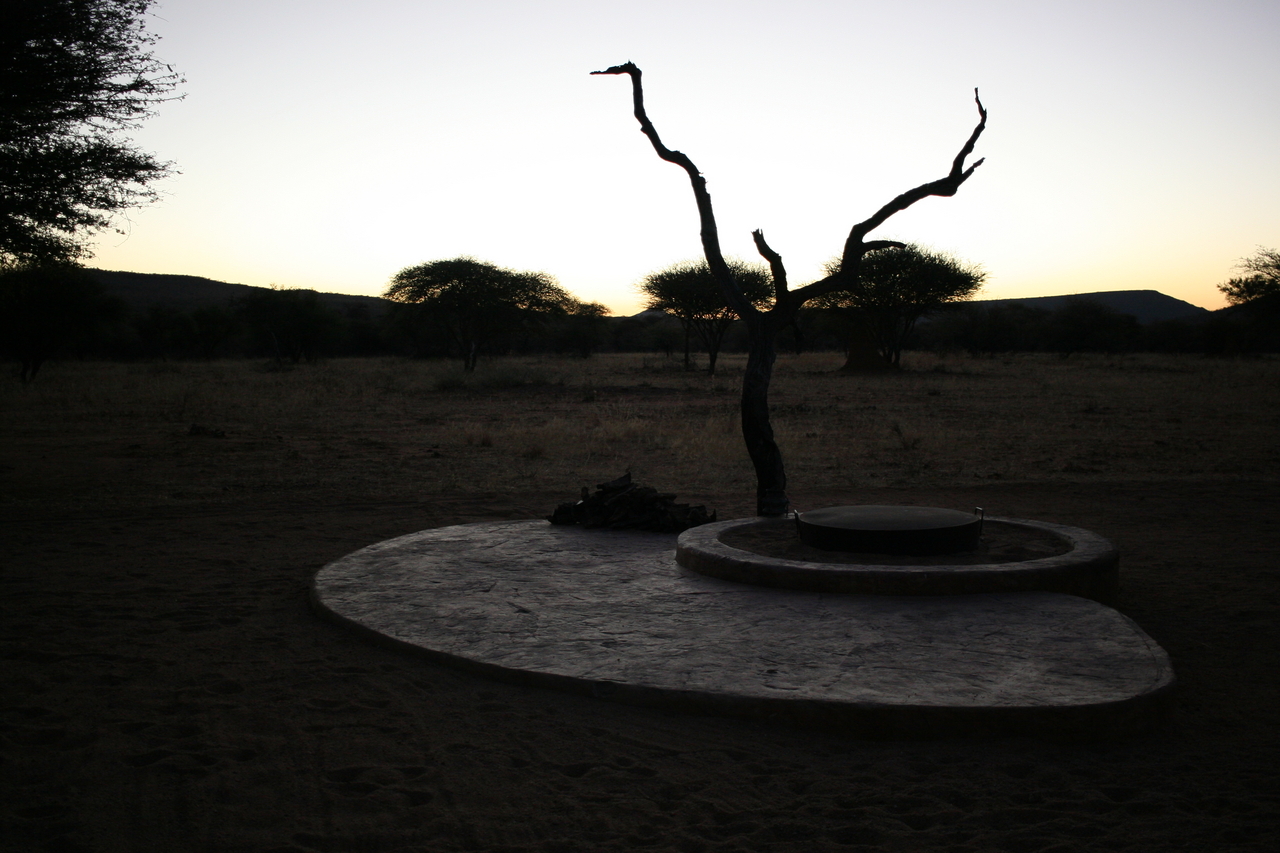 [472] 2016_06_22_01_27_24_Africa_Canon_EOS_30D_IMG_1742_00189.jpg