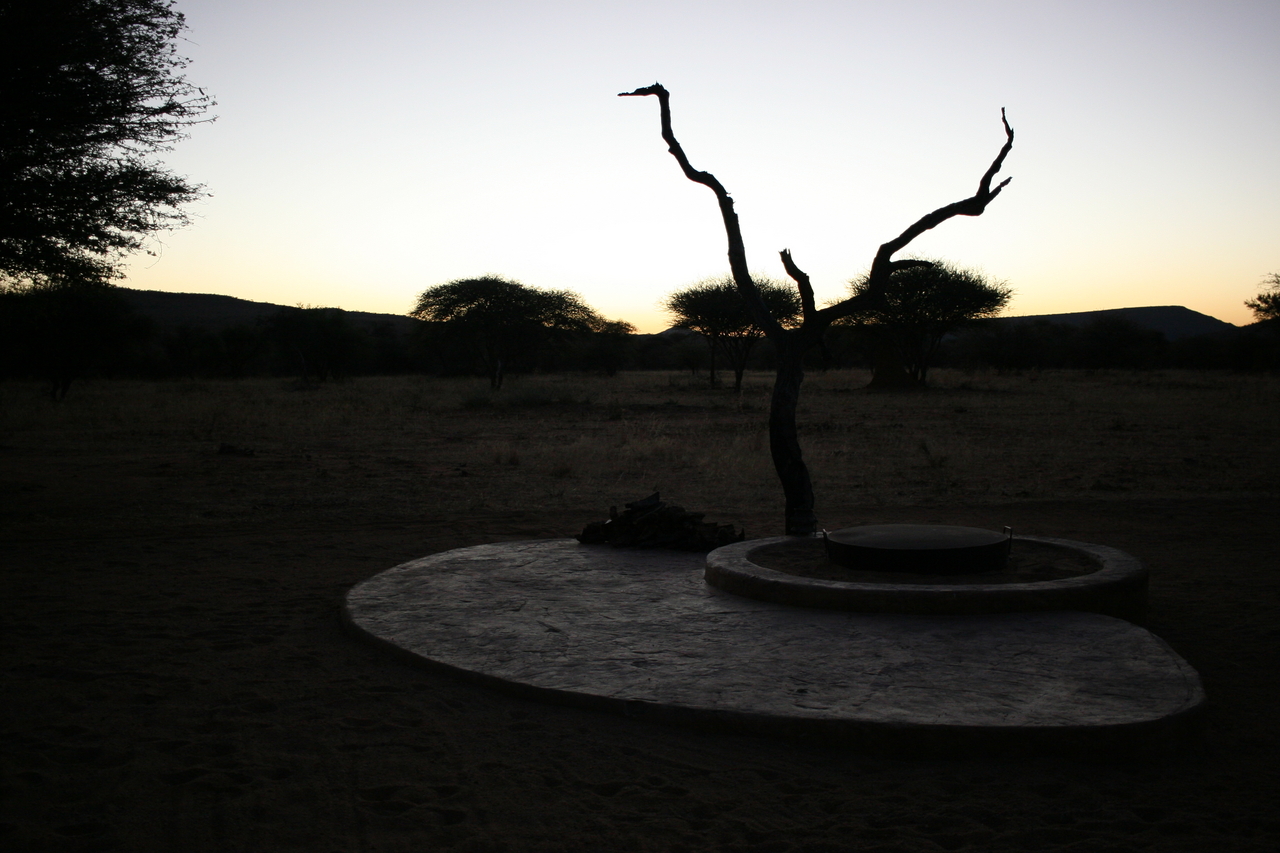 [474] 2016_06_22_01_27_37_Africa_Canon_EOS_30D_IMG_1743_00190.jpg