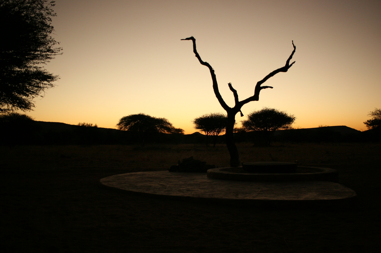 [479] 2016_06_22_01_28_37_Africa_Canon_EOS_30D_IMG_1746_00014.jpg