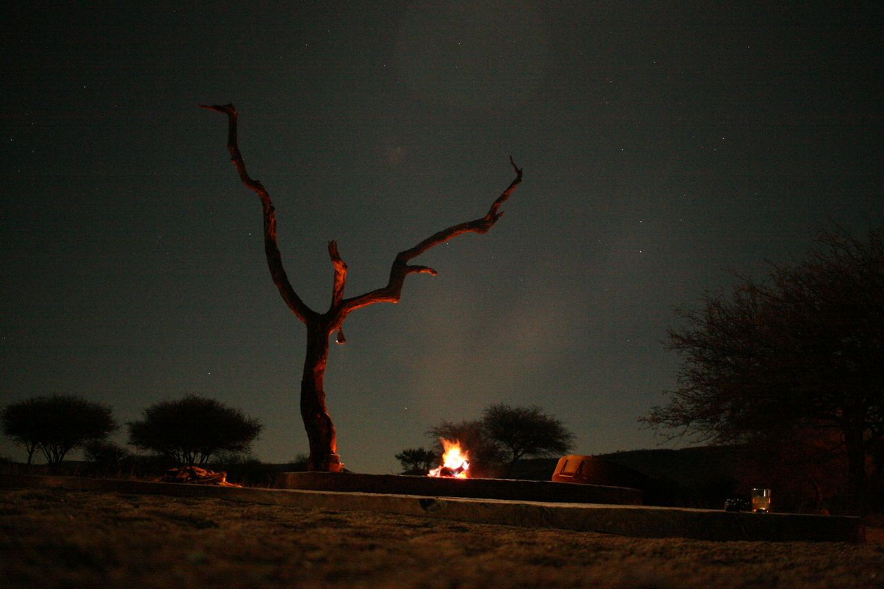 [3716] 2016_06_22_17_28_39_Africa_Canon_EOS_30D_IMG_1816_00081.jpg