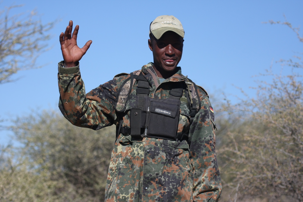 [4949] 2016_06_23_04_33_28_Africa_Canon_EOS_40D_IMG__08387.jpg