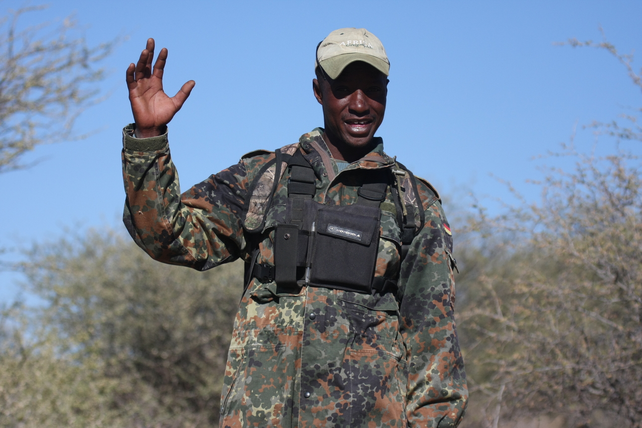 [4950] 2016_06_23_04_33_28_Africa_Canon_EOS_40D_IMG__08388.jpg