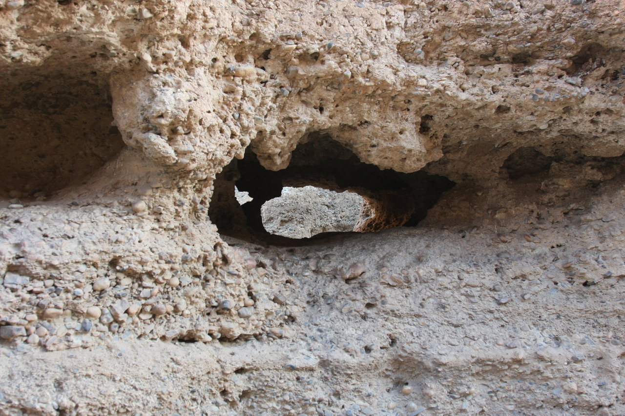 [13918] 2016_06_24_11_39_41_Africa_Canon_EOS_40D_IMG__00023.jpg