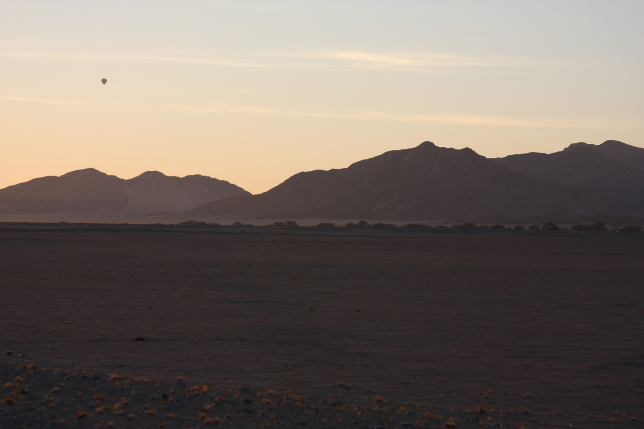 [14648] 2016_06_25_01_52_33_Africa_Canon_EOS_40D_IMG__09696.jpg