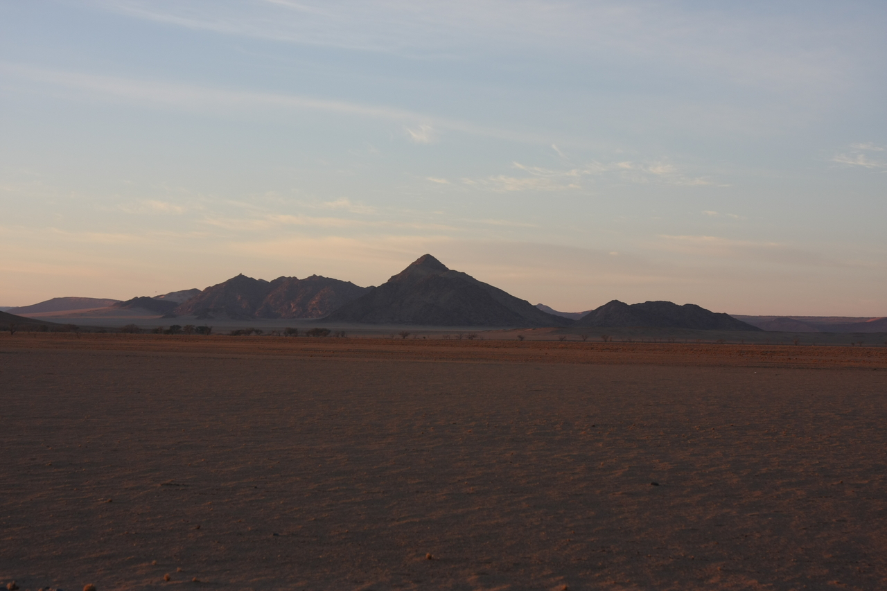 [14653] 2016_06_25_01_52_49_Africa_Canon_EOS_40D_IMG__02271.jpg