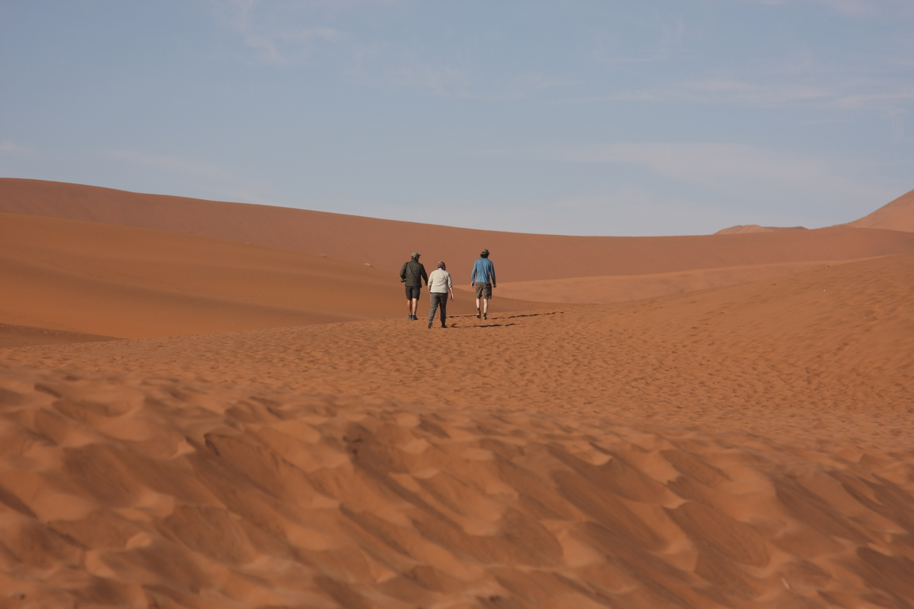 [15268] 2016_06_25_04_33_21_Africa_Canon_EOS_40D_IMG__02075.jpg