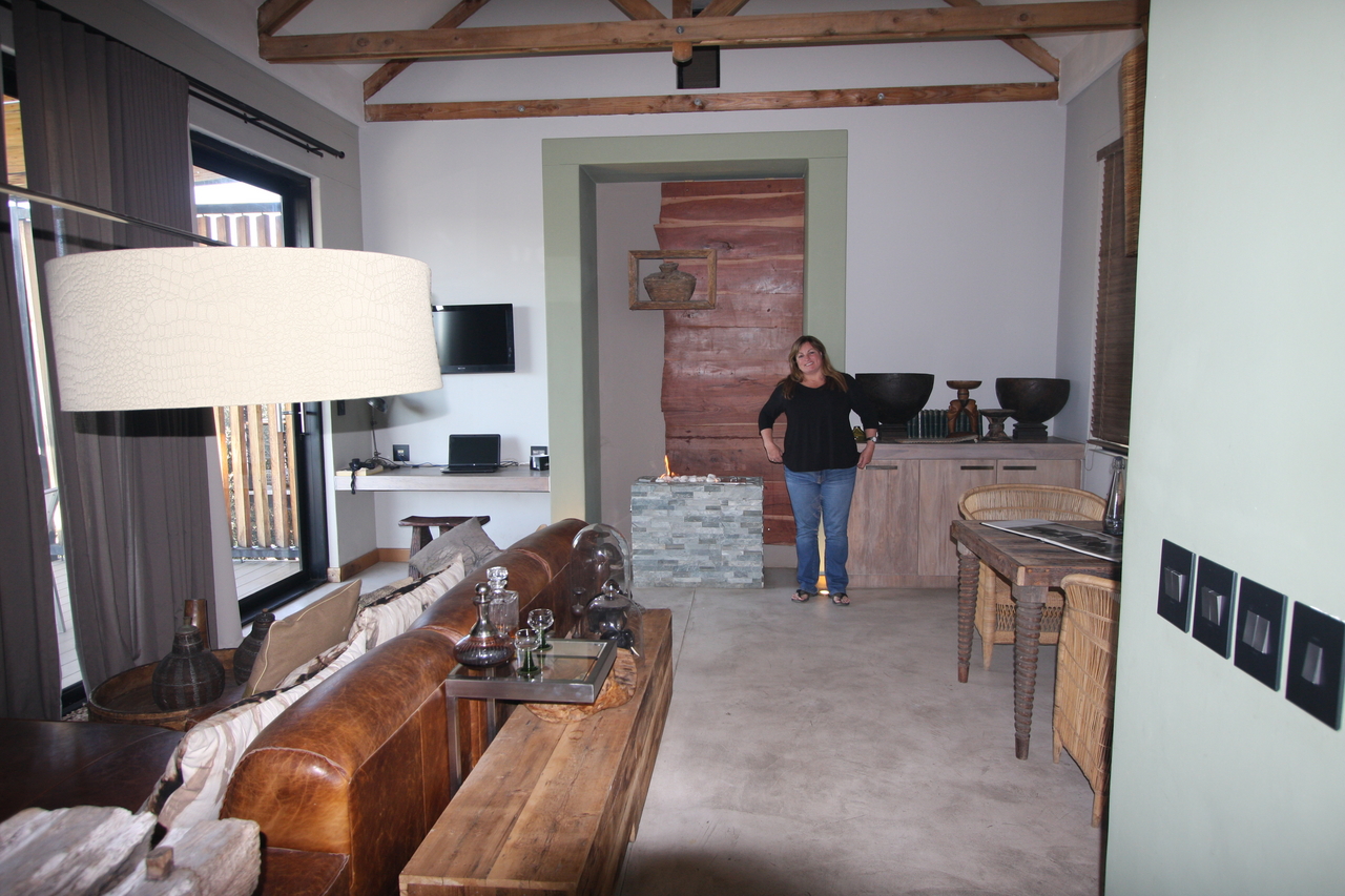 [16456] 2016_06_26_10_22_34_Africa_Canon_EOS_40D_IMG__09730.jpg