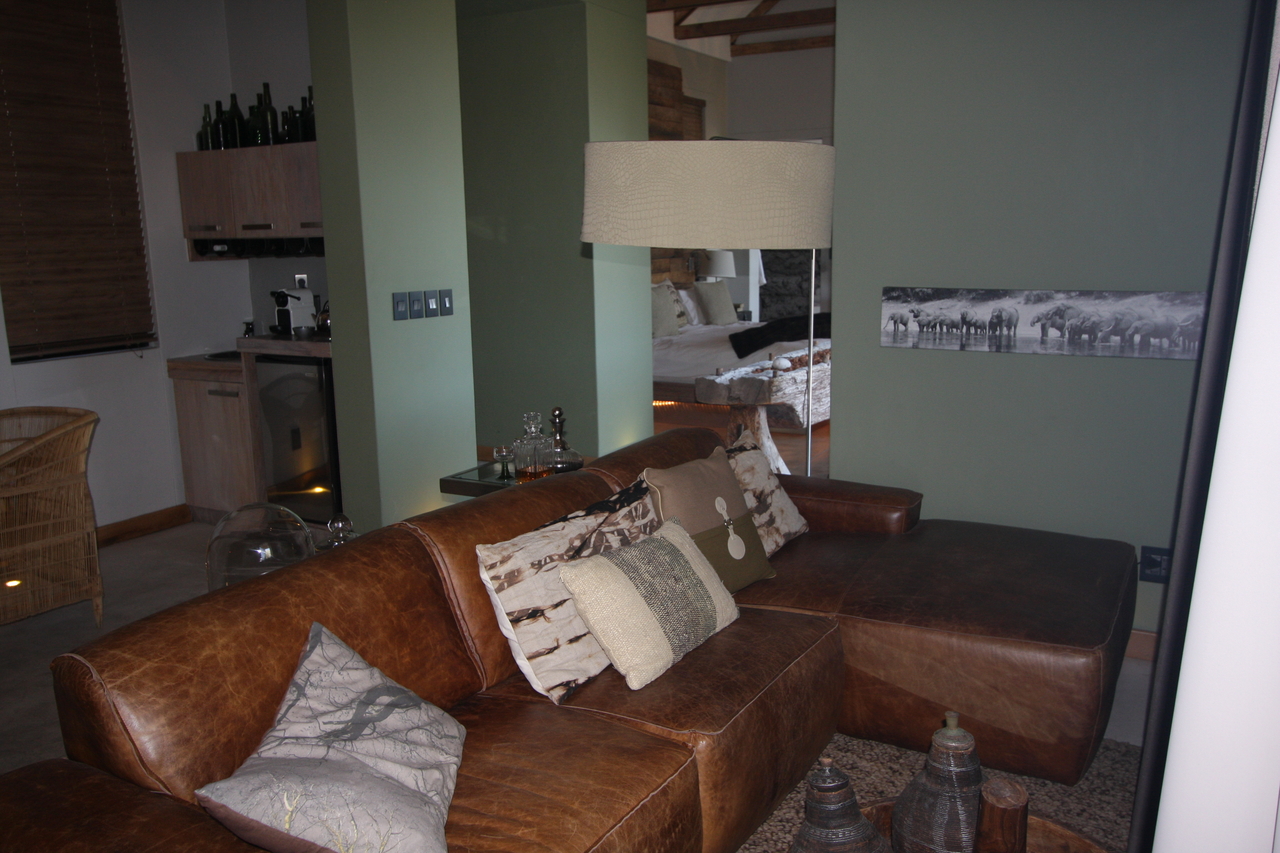 [16464] 2016_06_26_10_26_08_Africa_Canon_EOS_40D_IMG__02286.jpg