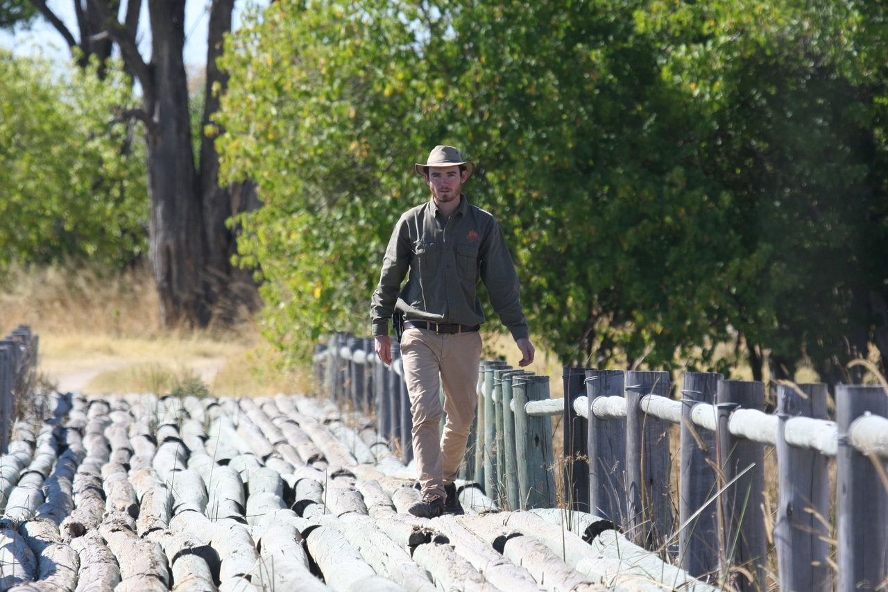 [19502] 2016_06_28_05_16_21_Africa_Canon_EOS_40D_IMG__00615.jpg