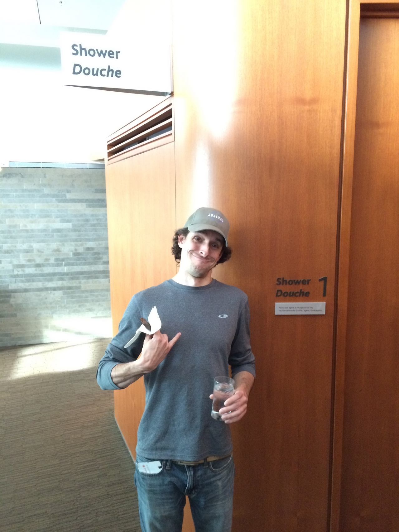 [23] 2016_06_18_19_17_39_Africa_iPhone_5s_IMG__00054.jpg