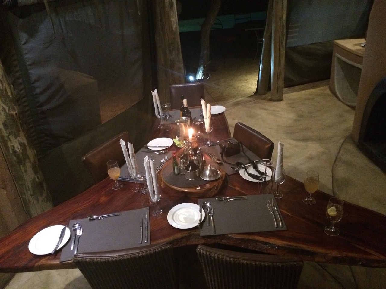 [321] 2016_06_21_14_54_39_Africa_iPhone_5s_IMG_8028_00110.jpg