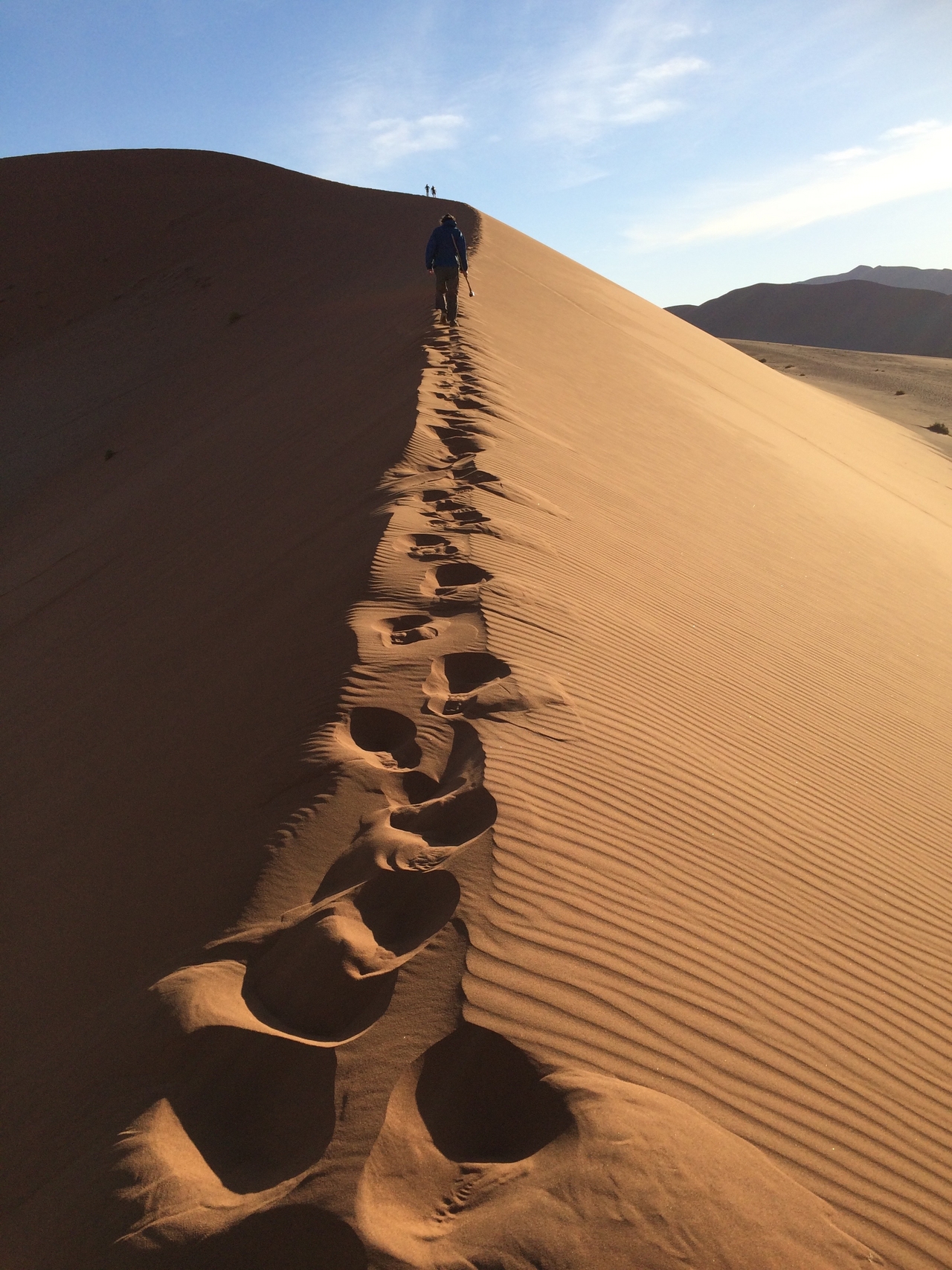 [14895] 2016_06_25_02_59_07_Africa_iPhone_5s_IMG__06141.jpg