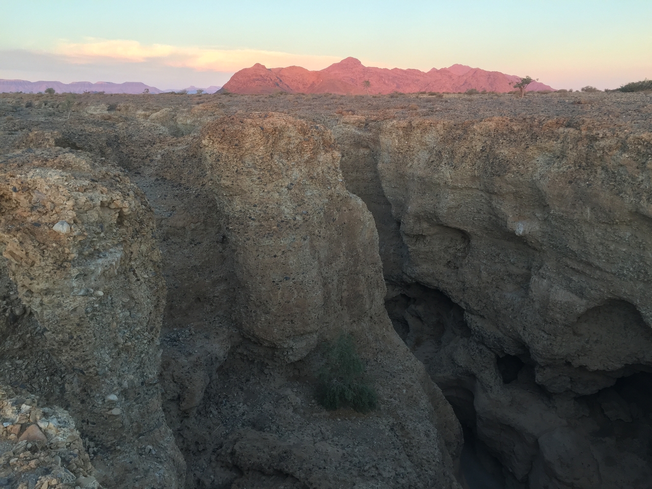 [14286] 2016_06_24_17_12_18_Africa_iPhone_6_IMG_8133_00706.jpg