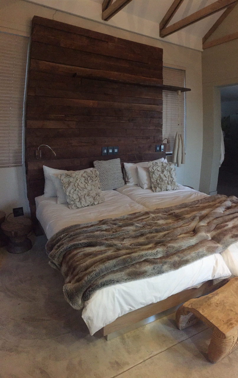 [16648] 2016_06_26_17_04_39_Africa_iPhone_6_IMG_8384_00345.jpg