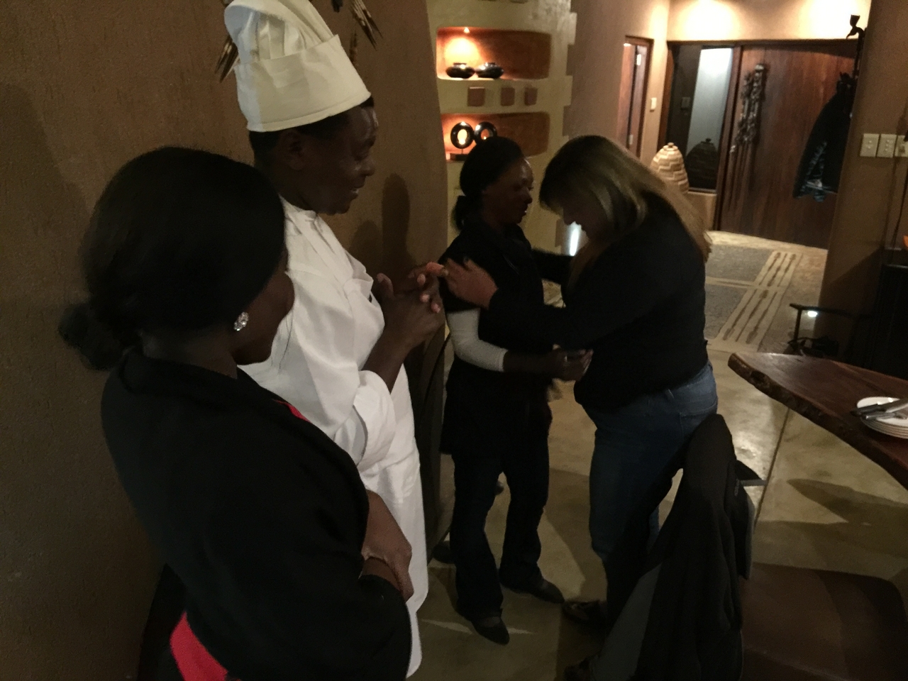 [13668] 2016_06_23_20_40_07_Africa_iPhone_6_Plus_IMG_3564_06789.jpg