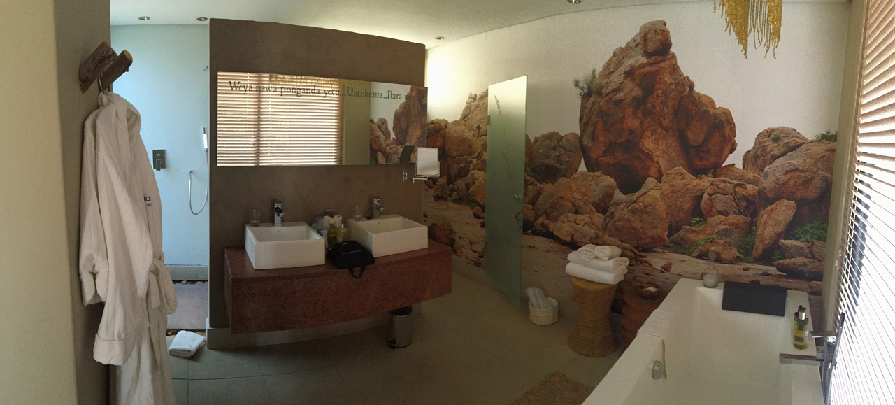 [16615] 2016_06_26_14_44_21_Africa_iPhone_6_Plus_IMG_3716_00323.jpg