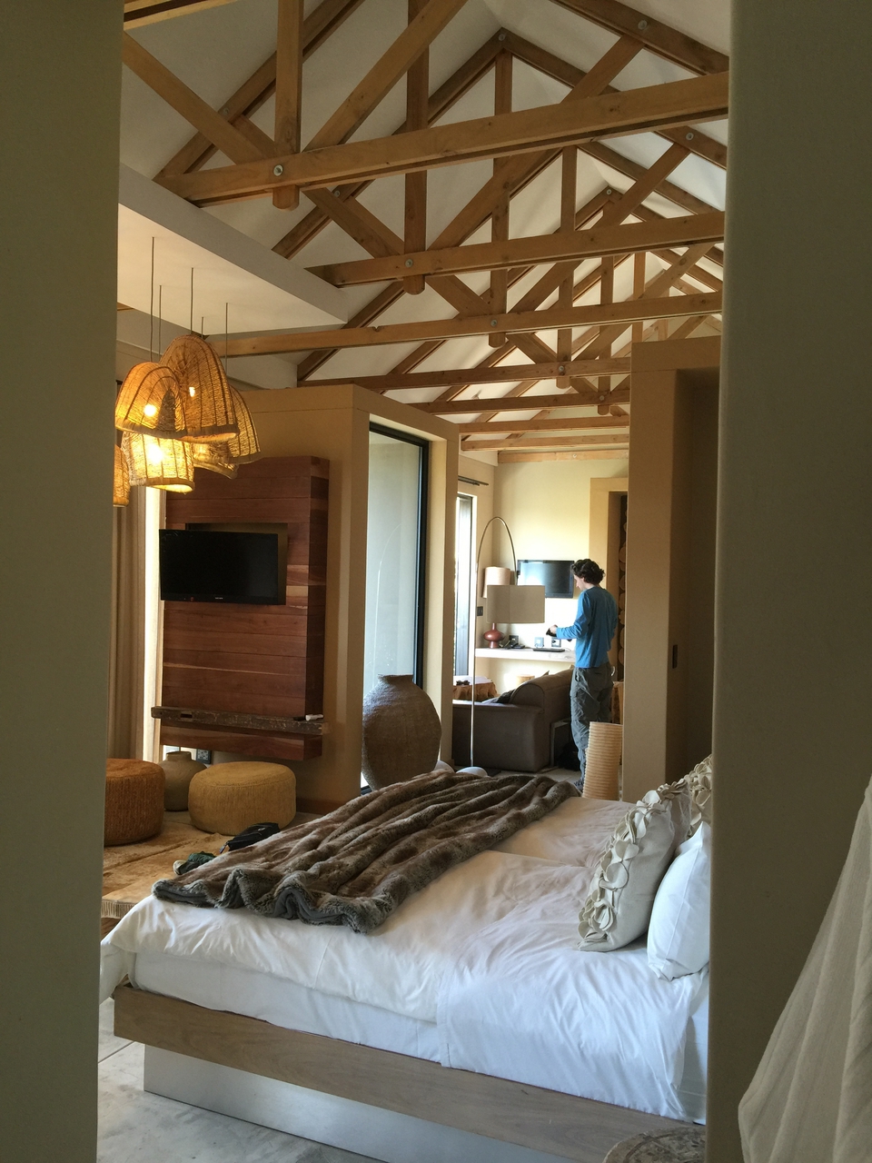 [16621] 2016_06_26_14_45_27_Africa_iPhone_6_Plus_IMG_3719_00326.jpg